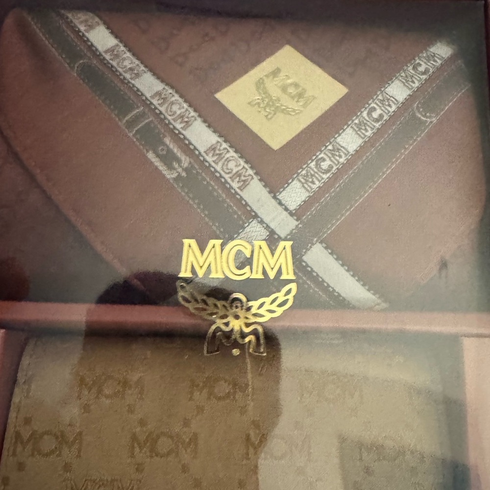 🆕MCM vintage scarf & Card Holder Set - Picture 7 of 8